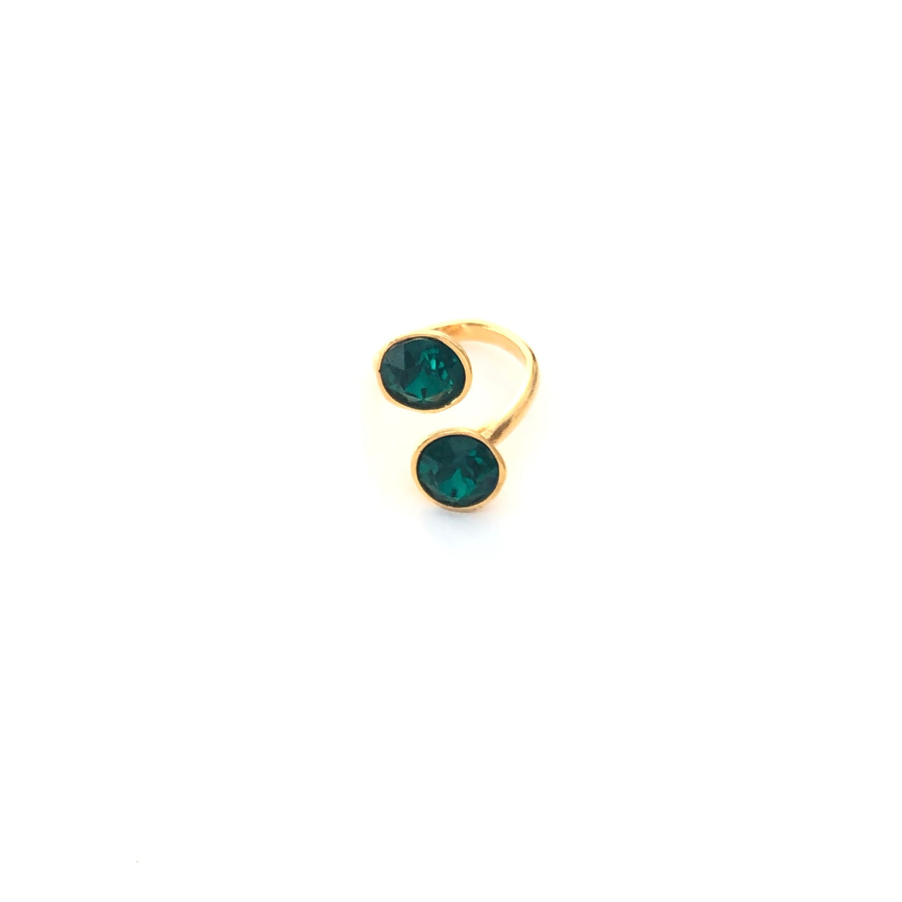 Anillo hecho a mano de Zamak con baño de oro adaptable y dos cristales de Swarovski® verdes Combínalo como quieras.